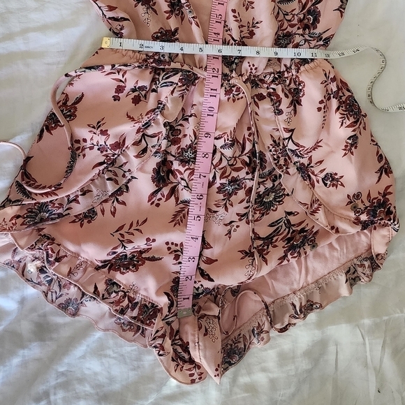 Abercrombie & Fitch Pink Floral Long-Sleeve Romper size Small - Picture 5 of 5